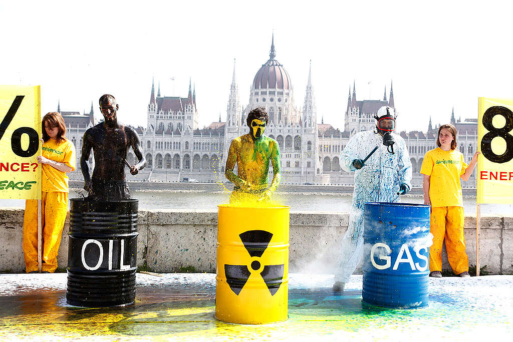 Oil, Nuclear, and Gas Dependence Protest in Budapest. © Bence Jardany / Greenpeace