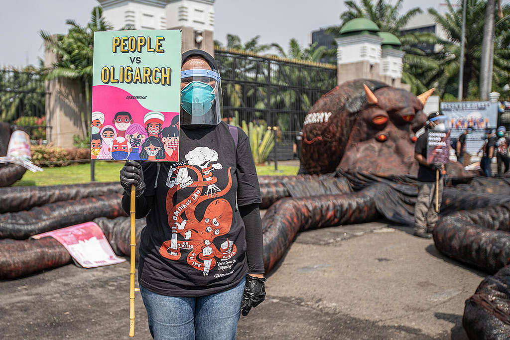Oligarchy Monster Action in Jakarta. © Jurnasyanto Sukarno / Greenpeace