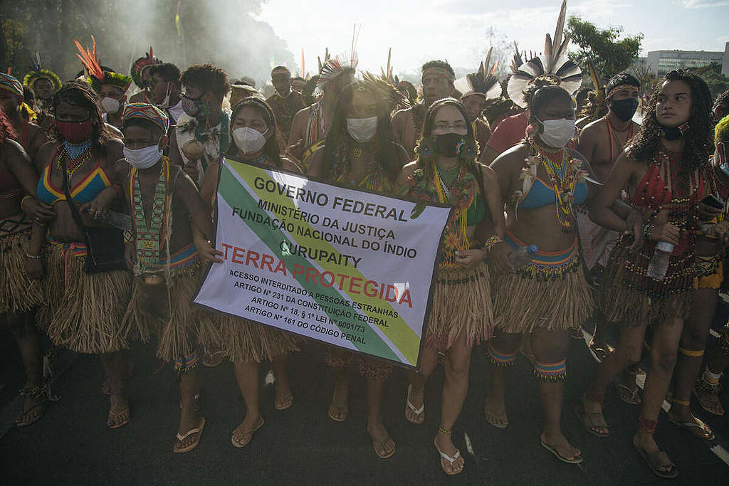 Protest for the Demarcation of Indigenous Lands in Brazil. © Tuane Fernandes / Greenpeace