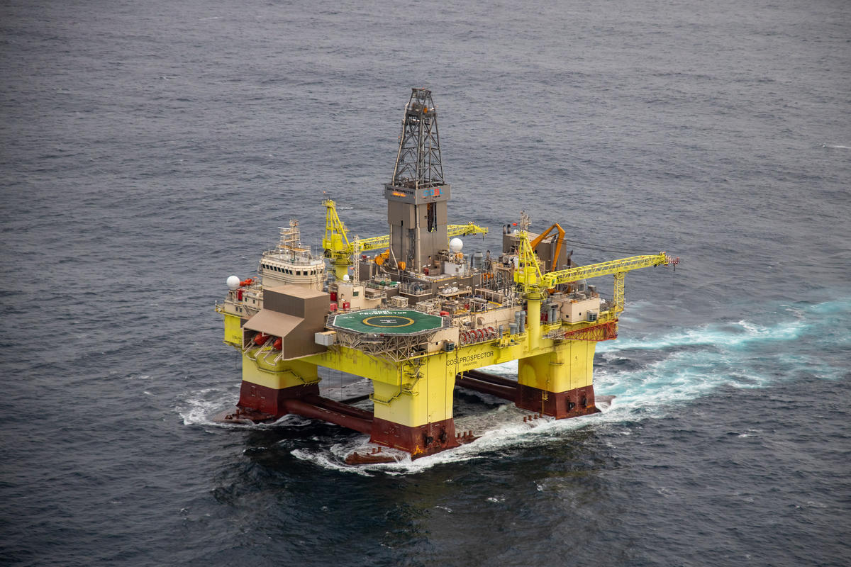 COSL Prospector Arrives in New Zealand. © Greenpeace / Geoff Reid