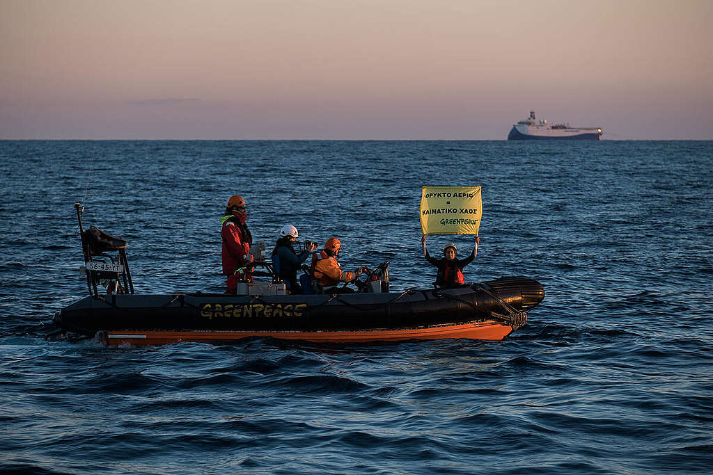 Bearing Witness to the Seismic Testing in the Ionian Sea, in Greece. © Alban Grosdidier / Greenpeace