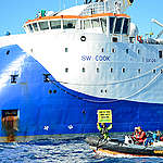 Peaceful Protest against Seismic Testing in the Ionian Sea (Greece). © Nicoletta Zarifi / Greenpeace