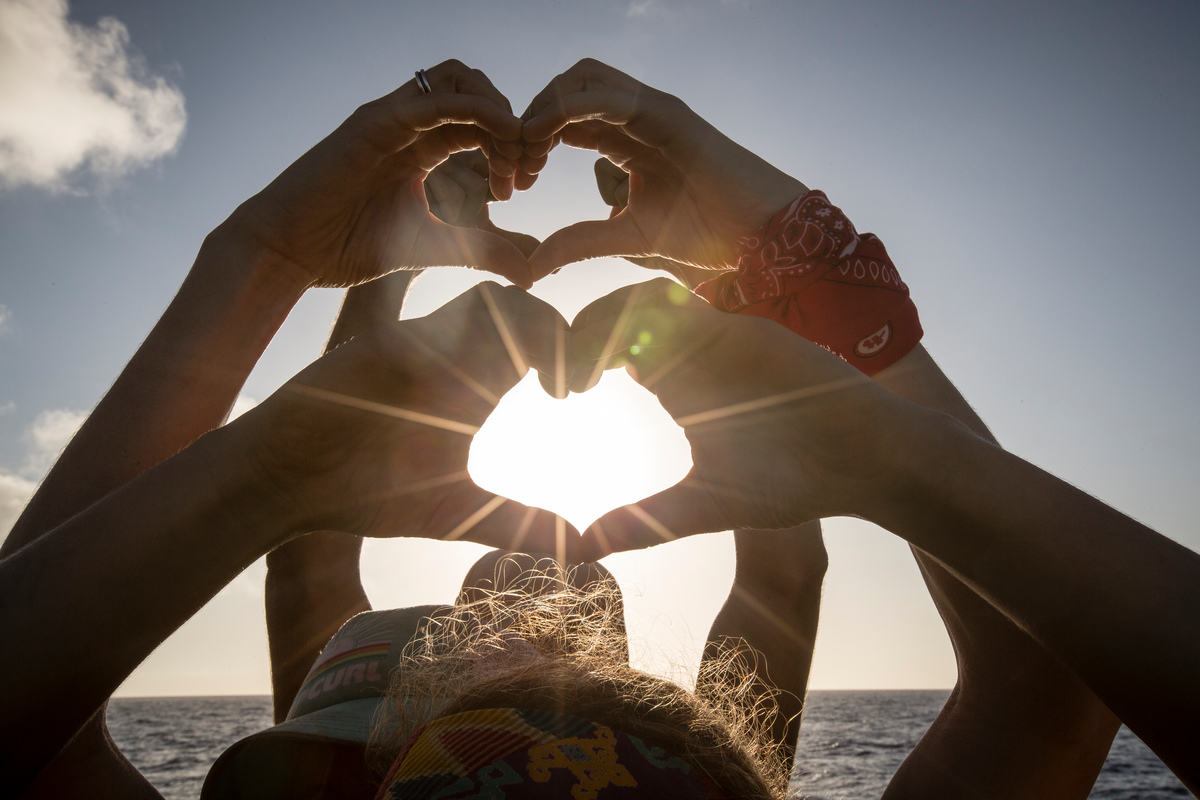 'Thank You' from the Crew of the Esperanza in the Indian Ocean. © Will Rose / Greenpeace