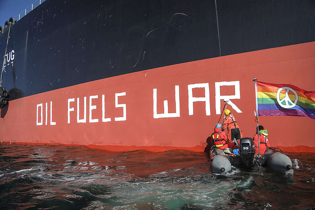 Peaceful Action Confronting Russian Oil Transportation in Denmark. © Kristian Buus / Greenpeace