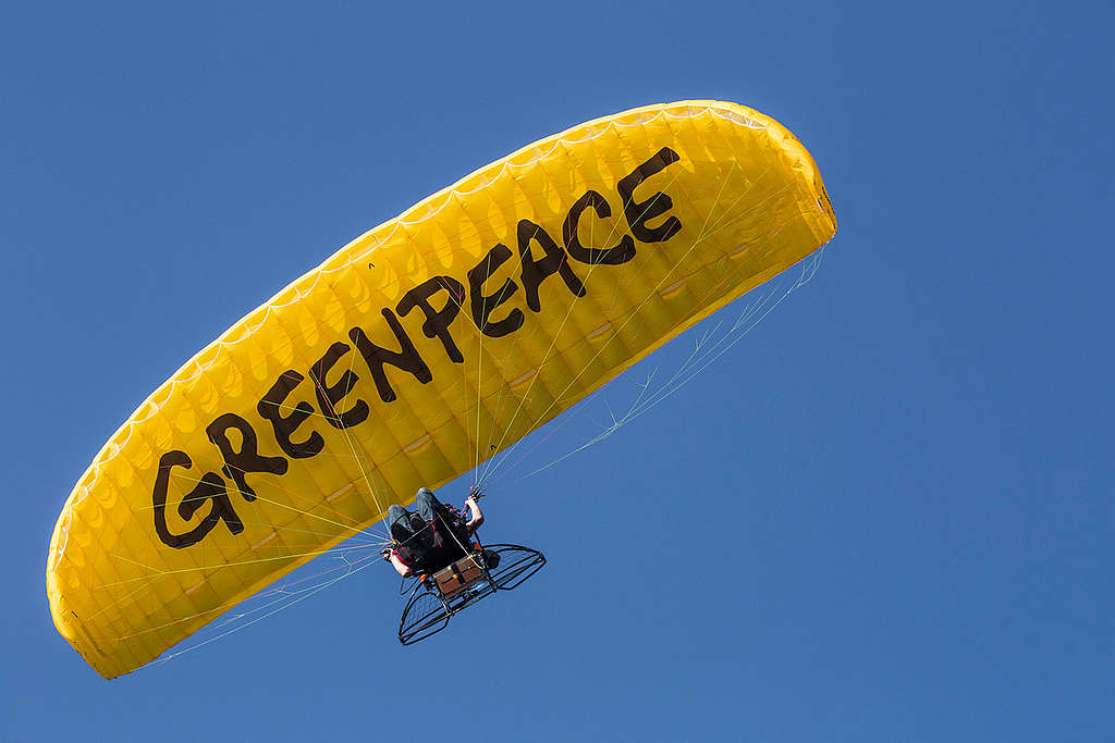 Action Against Vega Oil Rig in Sicily. © Francesco Alesi / Greenpeace