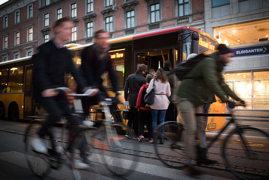 Cyclists on Street in Copenhagen. © Chris Grodotzki / Greenpeace