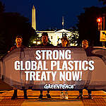 Plastics Message Projected in Washington. © Tim Aubry / Greenpeace