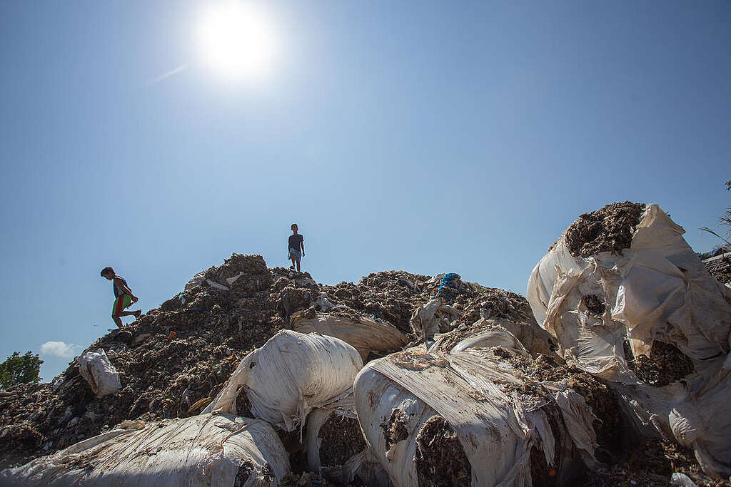 Korean Waste in Mindanao. © Manman Dejeto / Greenpeace