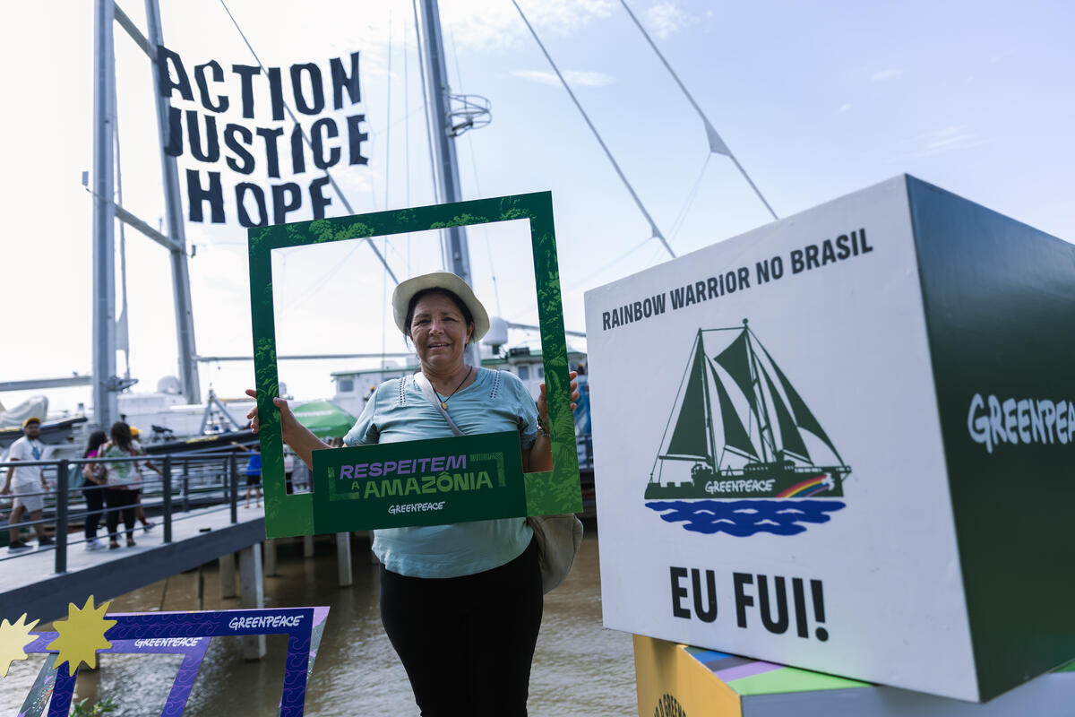 Second Weekend of Rainbow Warrior Open Boats in Belém, Brazil. © Tuane Fernandes / Greenpeace