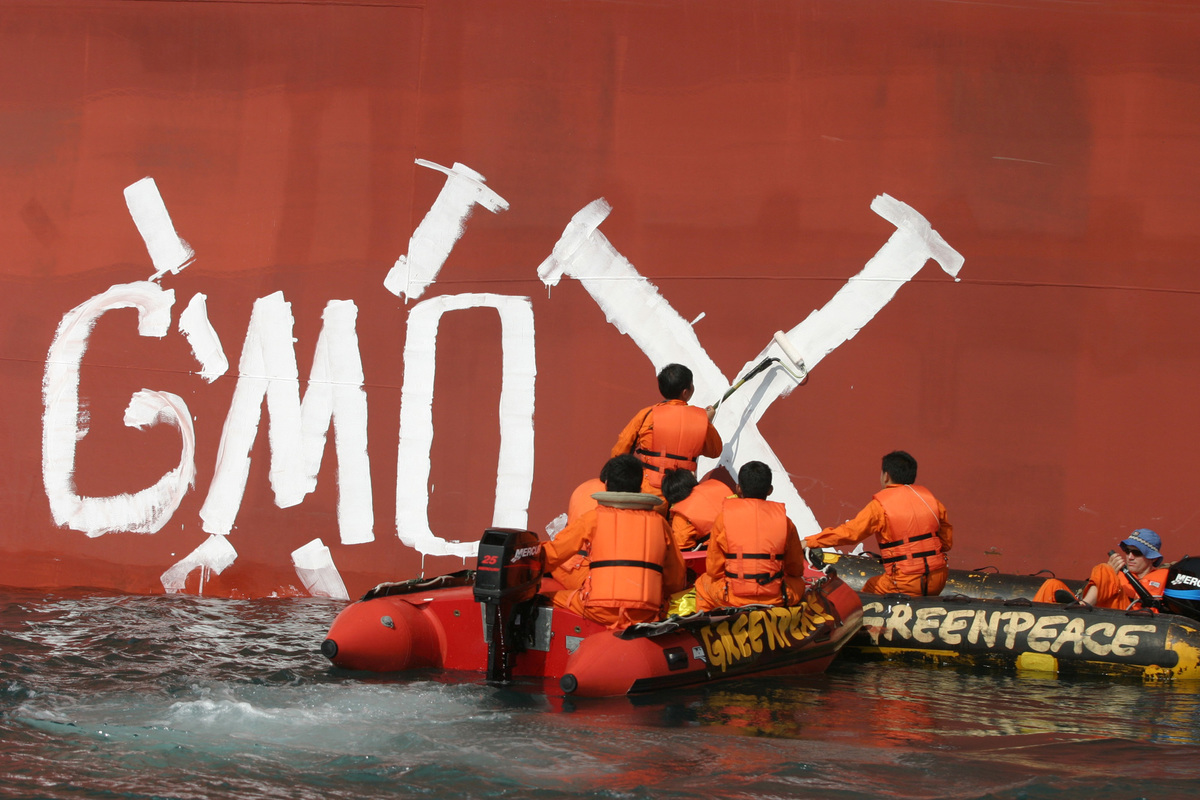 Protest to Stop GMO Dumping Action in Thailand. © Greenpeace / Yvan Cohen