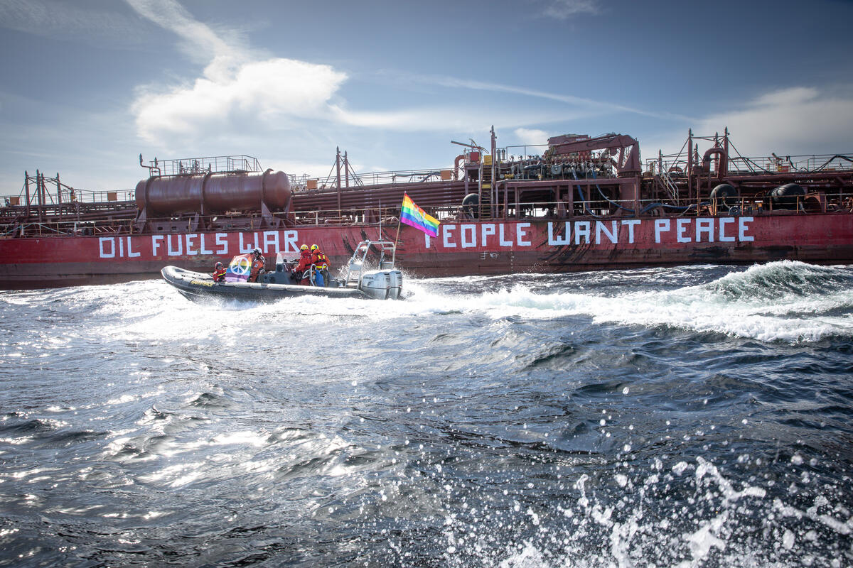 Protest against a Bunker Vessel Fueling the Russian ‘Shadow’ Fleet off the Swedish island Gotland. © Greenpeace / Will Rose