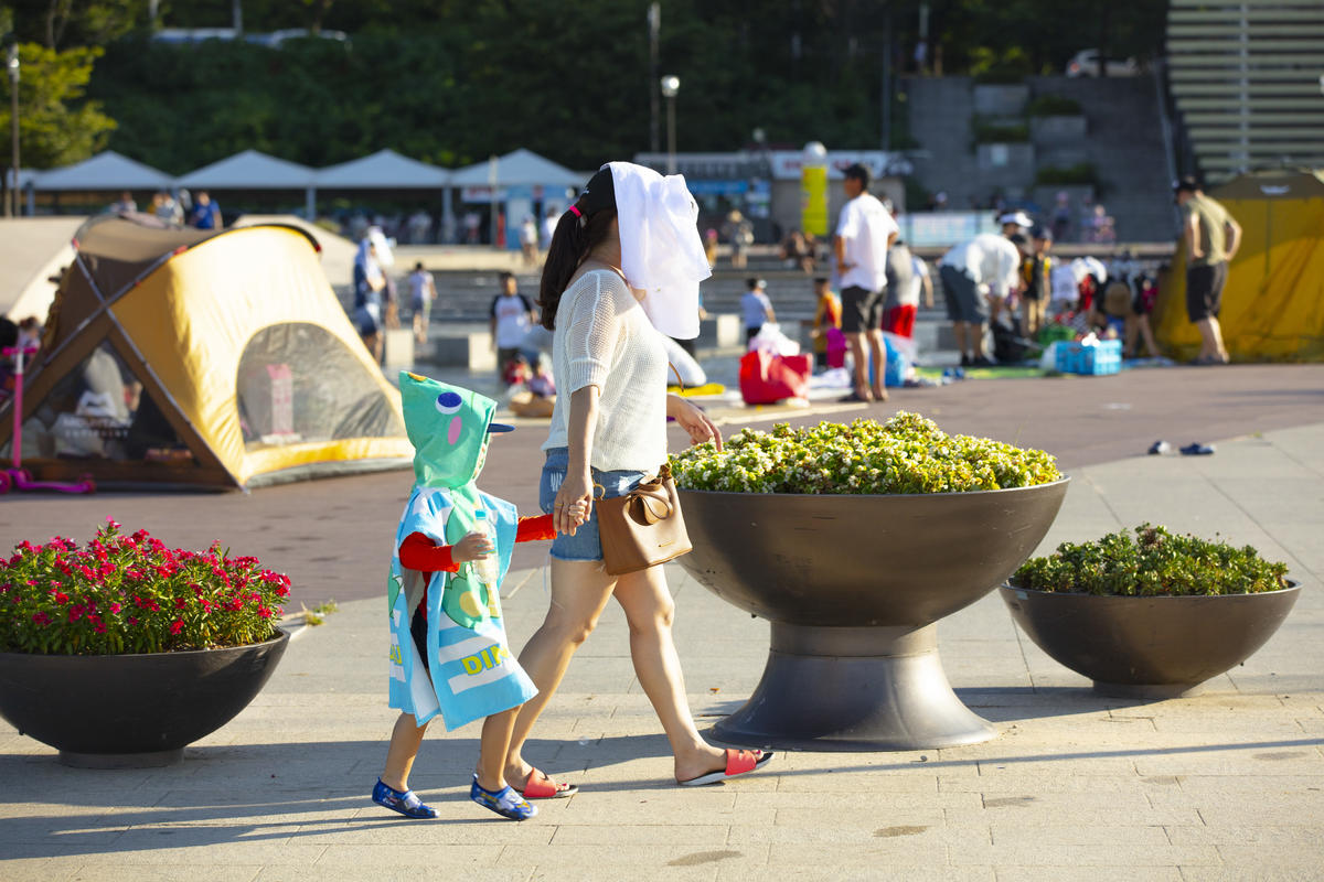 Heat Wave in Seoul. © Soojung Do / Greenpeace