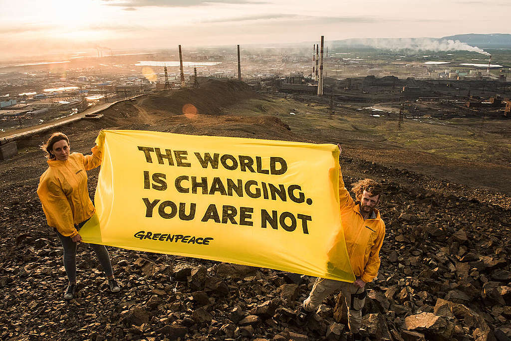 Banner in Norilsk, Russia. © Greenpeace / Dmitry Sharomov
