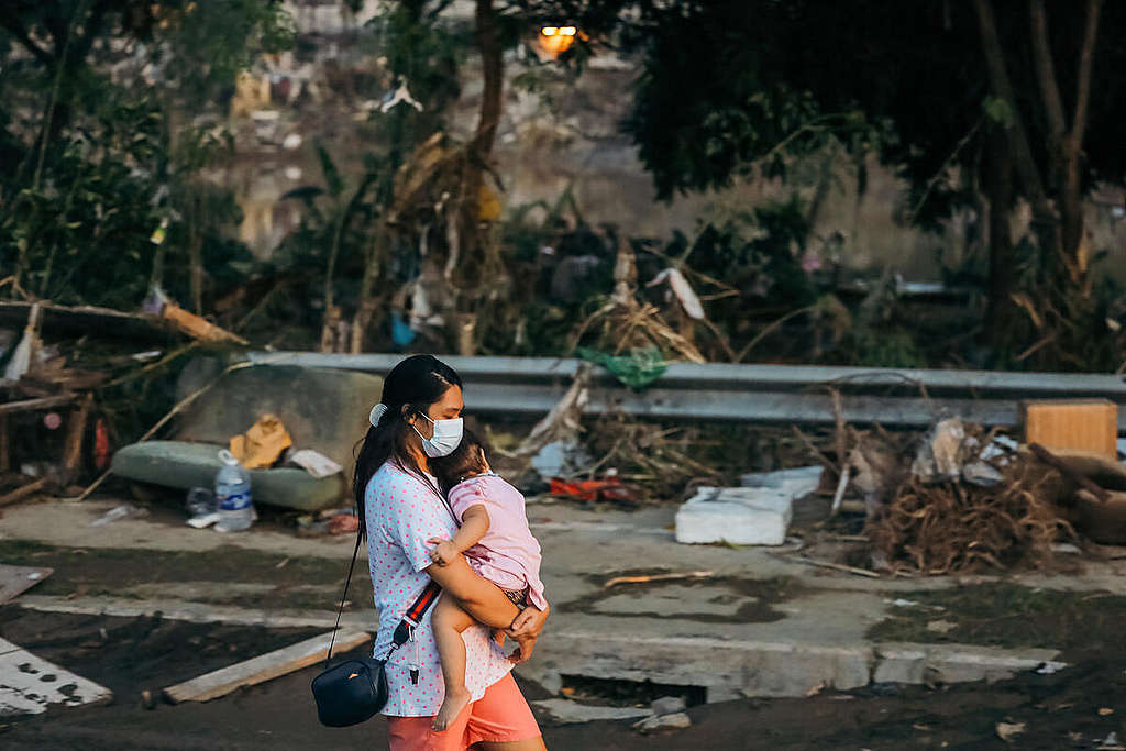 Typhoon Vamco Aftermath in Manila. © Jilson Tiu