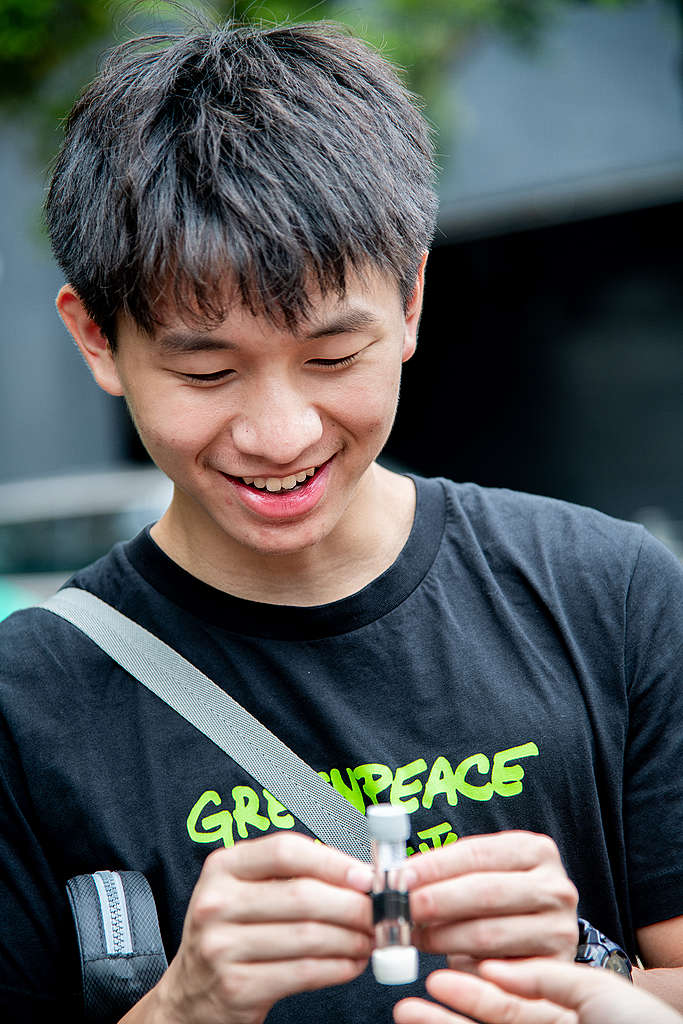 公民科學家出動。© Fung Pik Yee / Greenpeace