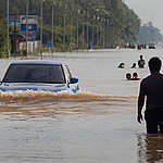 Flooded Roads after Pabuk Cyclone in Thailand. © Chanklang  Kanthong / Greenpeace