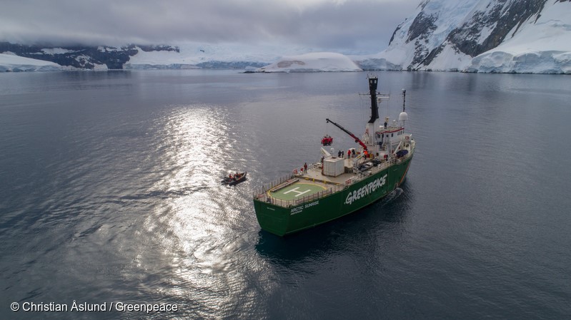 A submarine being launched from Greenpeace ship the Arctic Sunrise outside the coast off Brabant Island, Palmer Archipelago, Antarctic.Greenpeace is conducting research of the seafloor to identify Vulnerable Marine Ecosystems, which will strengthen the case for the largest protected area on the planet, an Antarctic Ocean Sanctuary.