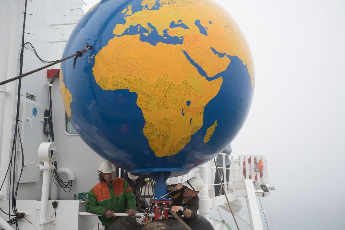 Activists prepare for Action on the Arctic Sunrise. © Nick Cobbing / Greenpeace