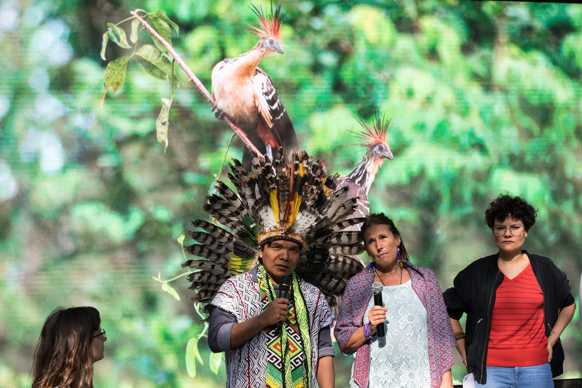 巴西原住民Huni Kuin族群遠赴德國力撐守護森林。© Gordon Welters / Greenpeace