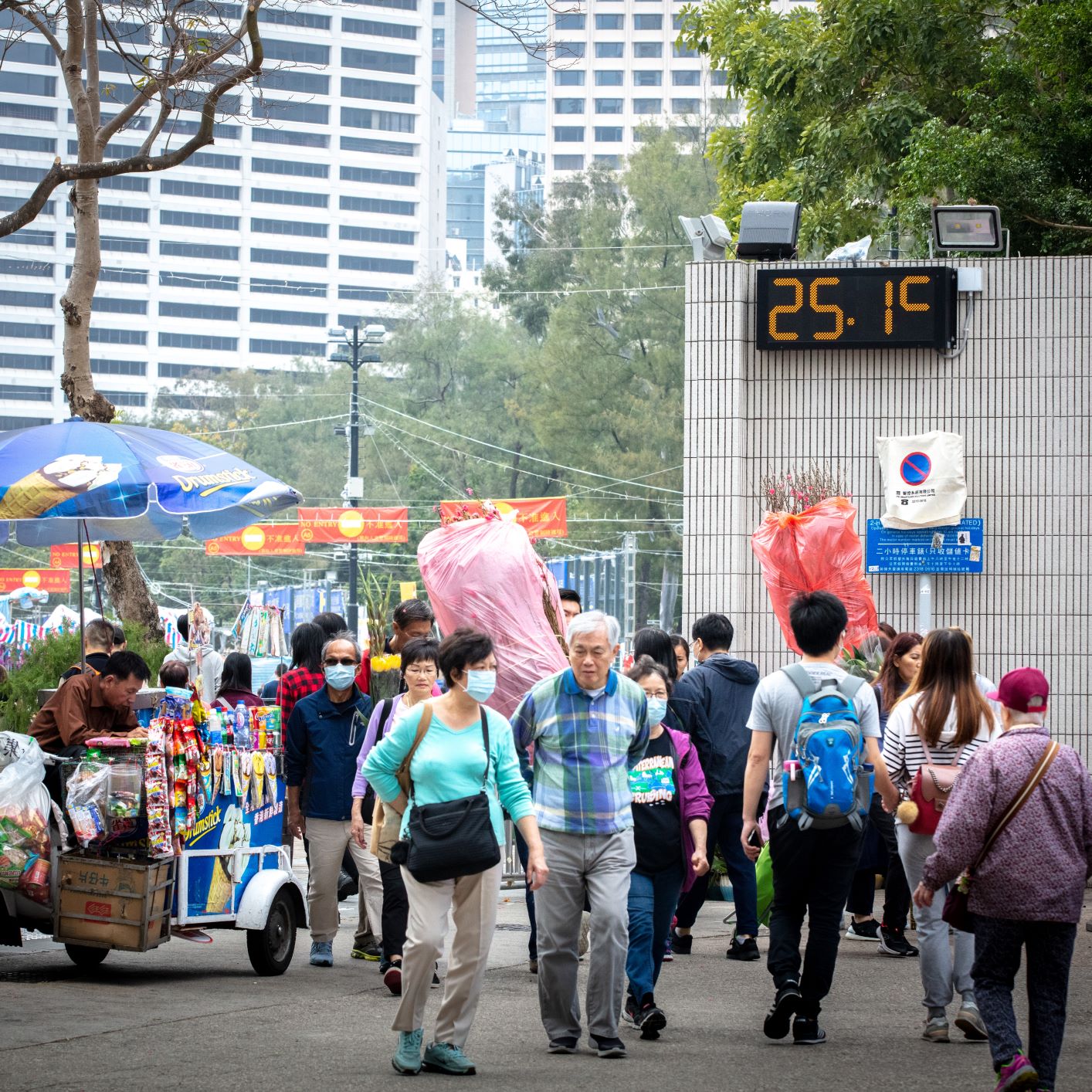 2020年維園年宵花市，天氣如初夏。 © Tse Pak Chai/Greenpeace