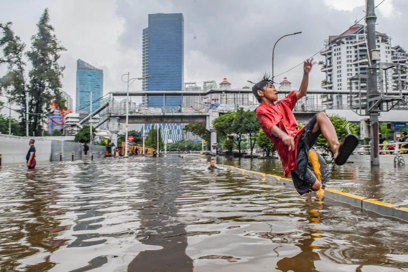 被洪水淹沒的雅加達 © Muhammad Adimaja / Greenpeace