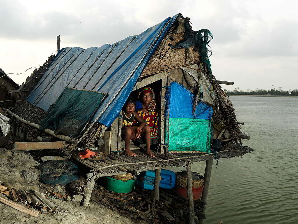 海平面上升，是不少沿岸國家攸關生死的噩耗；水位0.5米之差，就會使孟加拉1,500萬民眾流離失所。 © Peter Caton / Greenpeace