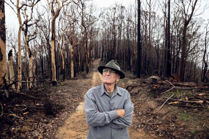 澳洲人Rodney Hayes 在重災區新南威爾斯州的100畝田遭毀於一旦。© Cybele Malinoski / Greenpeace