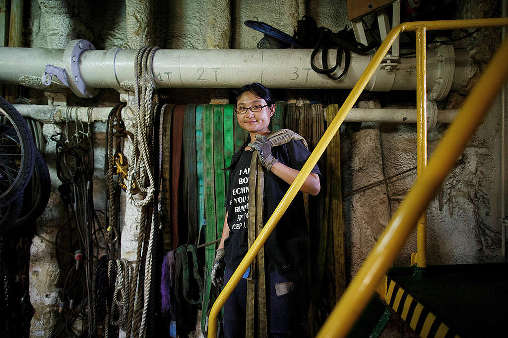 小豚2015年登上極地曙光號，於北海參與漁業行動 。© Pablo Blazquez / Greenpeace