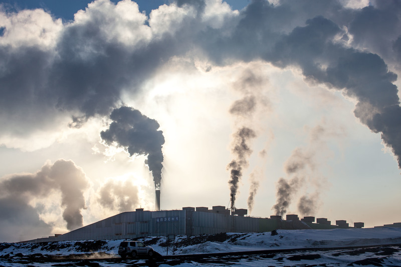 諾里爾斯是北極圈內第二大城市，也是全球位處連續永久凍土地帶的三大城市之一，人口約15萬。鎳礦可在該市現場冶煉，導致嚴重污染。
