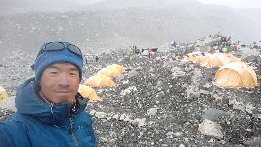 建在Base camp基地營一帶做高度適應，同時作氣候記錄。
