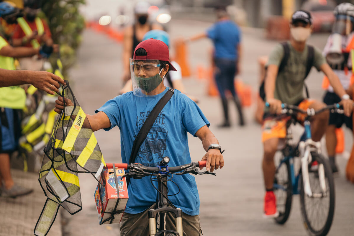 減少交通運輸的碳排放, 建設行人單車友善城市,是發展綠色交通,共創低碳城市的好方法。© Jilson Tiu / Greenpeace
