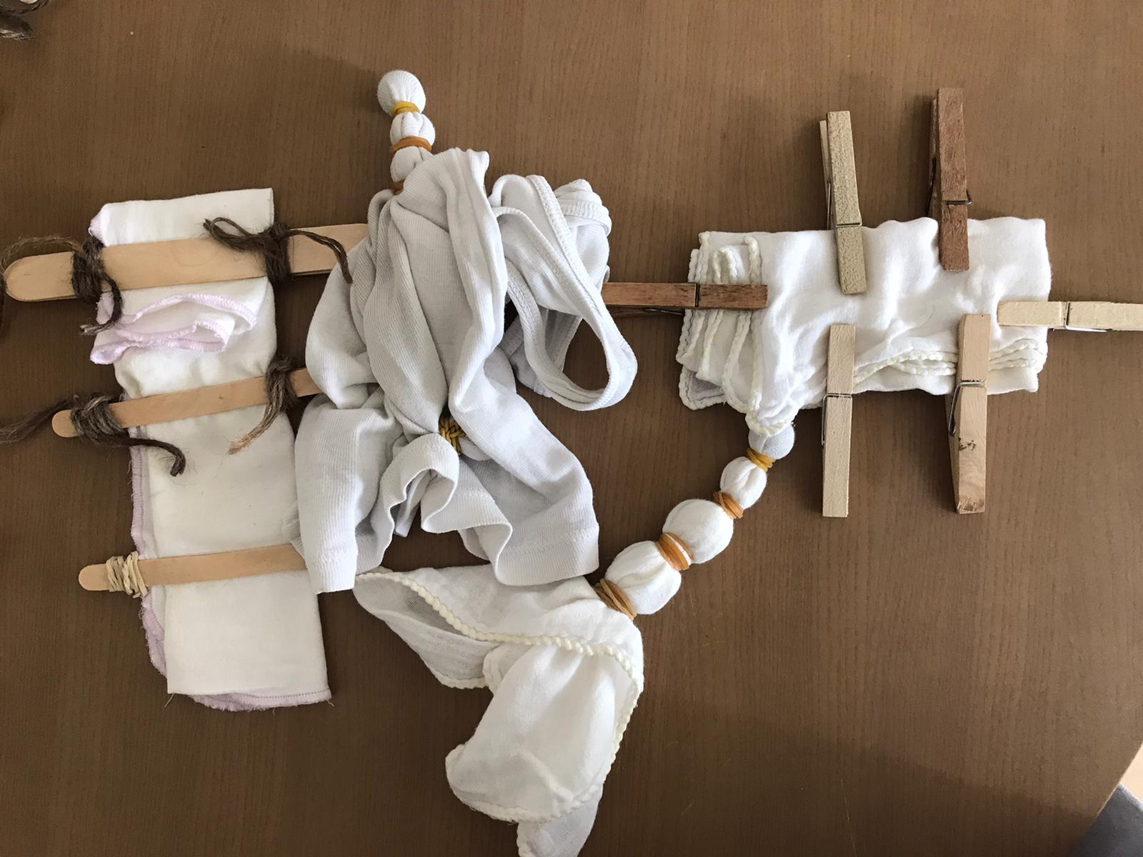 染布前,先以不同技法紥布料。©Josephine Ng