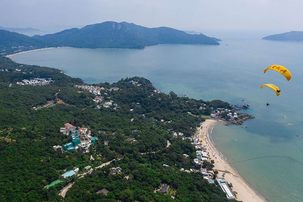 大嶼山有空闊的山、海、地景，人為建設相對少。但如此景色能維持多久？© Vincent Chan / Greenpeace