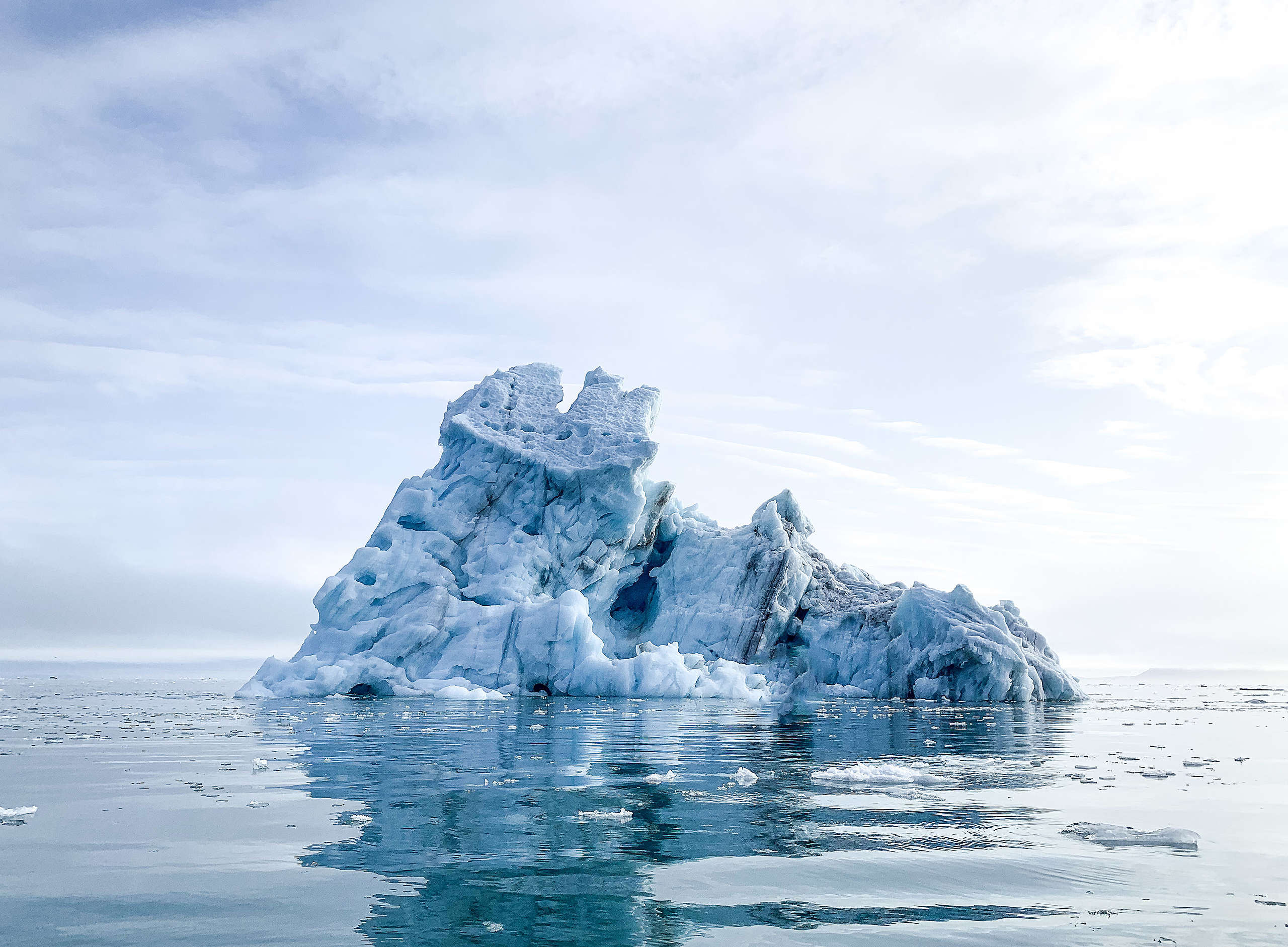 北極海冰。北極熊需要的並不是這種凹凸不平的浮冰。© Eric Wong / Greenpeace