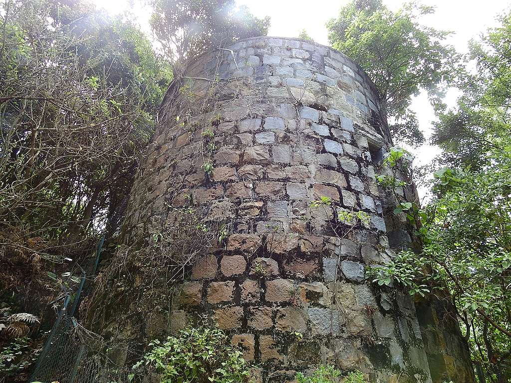 薄扶林村的牛奶公司建築遺跡，這是用來儲存牛隻食用草的草廬。© helen yip