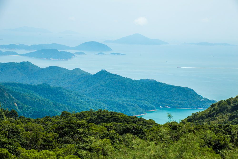 昂坪上的大嶼山水 © Shutterstock