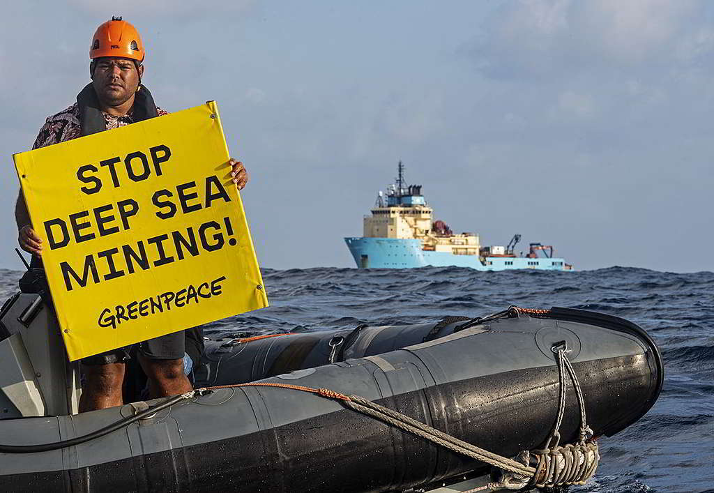 Victor以行動者姿態為太平洋島國居民發聲，拒絕深海採礦企業為海洋生態帶來新的威脅。 © Marten van Dijl / Greenpeace