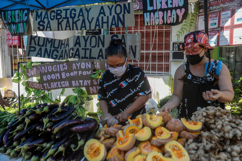 蔬菜和其他捐贈食物羅列排放在馬尼拉的社區糧倉Mother Earth Foundation。© Basilio H. Sepe / Greenpeace、