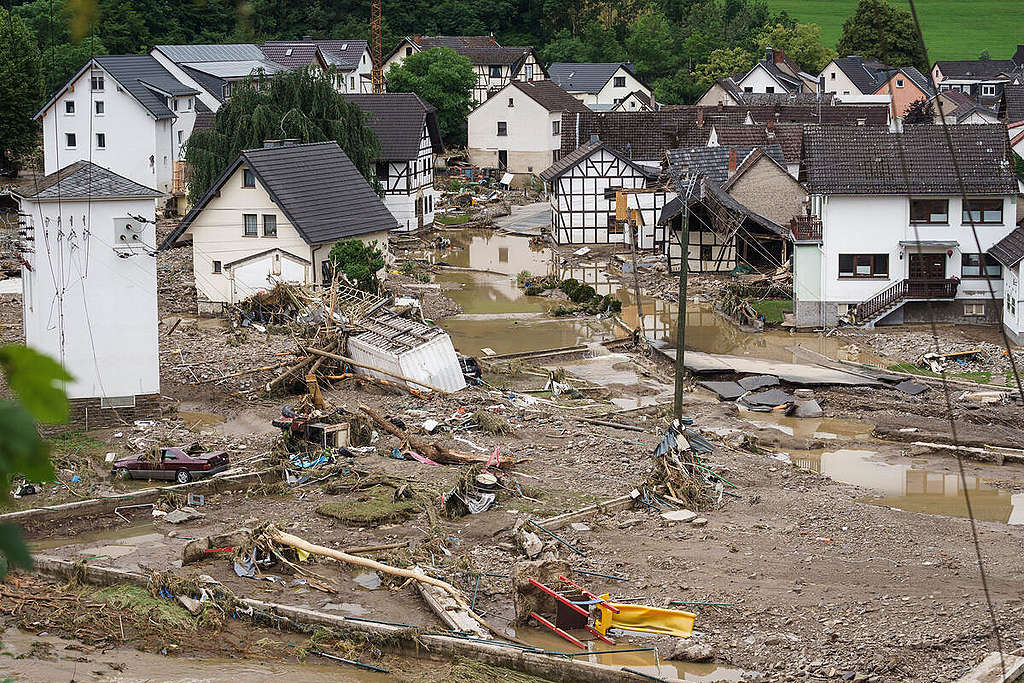 2021年7月，暴雨沖擊德國，造成嚴重水患；IPCC報告指出，愈來愈多證據顯示極端天氣與人為因素引致氣候變化有關。 © Bernd Lauter / Greenpeace