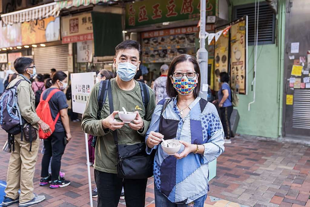 潘氏夫婦表示不擔心重用餐具增加染疫風險。© Greenpeace / Waiho Ng