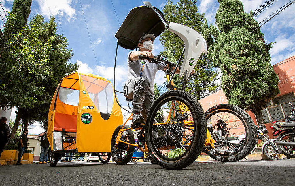 墨西哥城的電動三輪車，以太陽能充電，是個零排放的好辦法。 © Pepe Rodríguez / Greenpeace