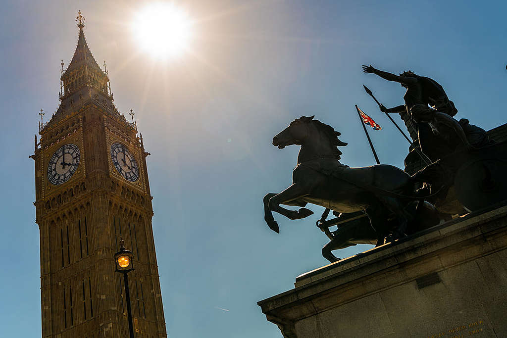 英國 7 月熱浪不停，當地氣象局首度發出極端高溫紅色預警，並觸發全國進入緊急狀態。© Shutterstock / Darren Baker