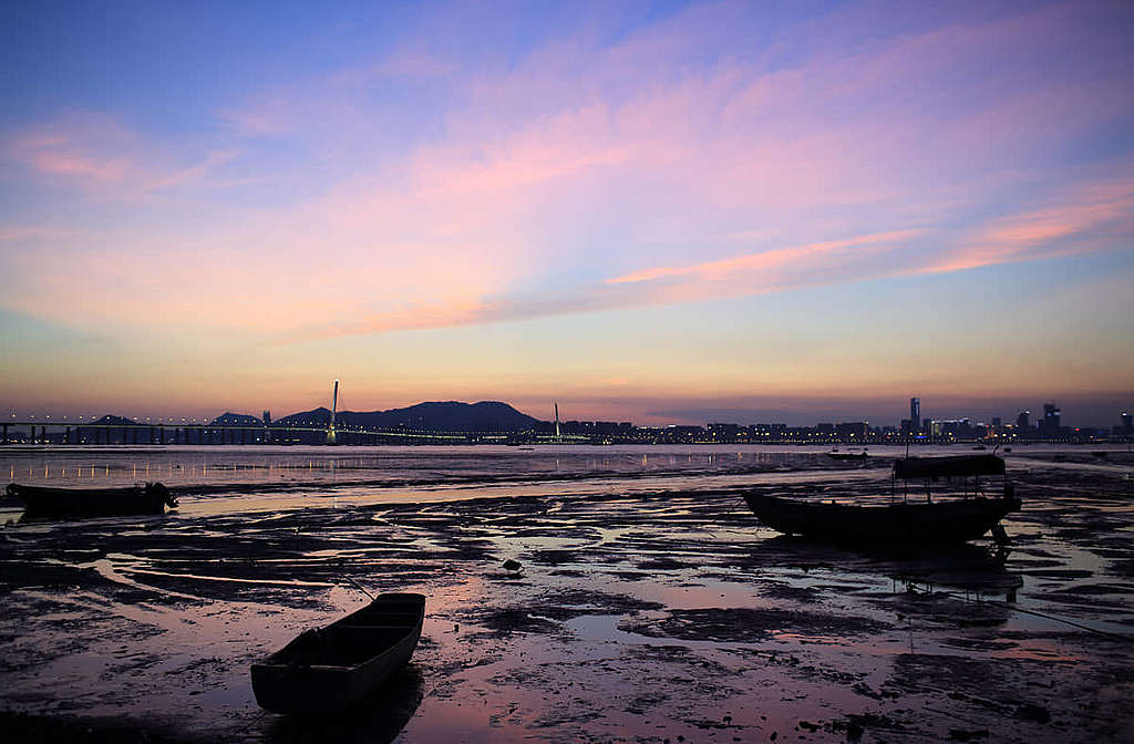 下白泥以日落美景見稱，卻也面臨發展威脅。 © Shutterstock / Lewis Tse