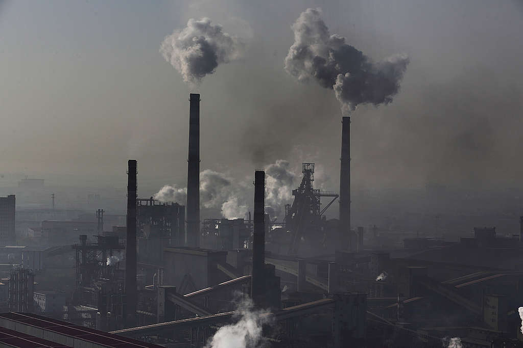 電影中的未來世界因為空氣污染，人只能生活在有淨化功能的天幕之下。 © Lu Guang / Greenpeace