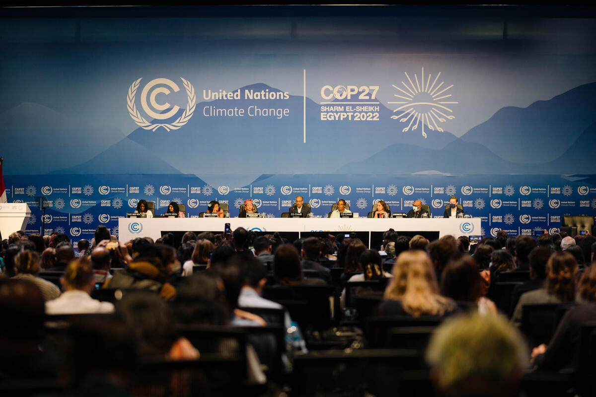 全球矚目的 COP27 氣候大會經「加時」協商,各國代表最終通過歷史性協議,承諾設立氣候賠償機制,為氣候脆弱國家及社區提供資金支援。© Marie Jacquemin / Greenpeace