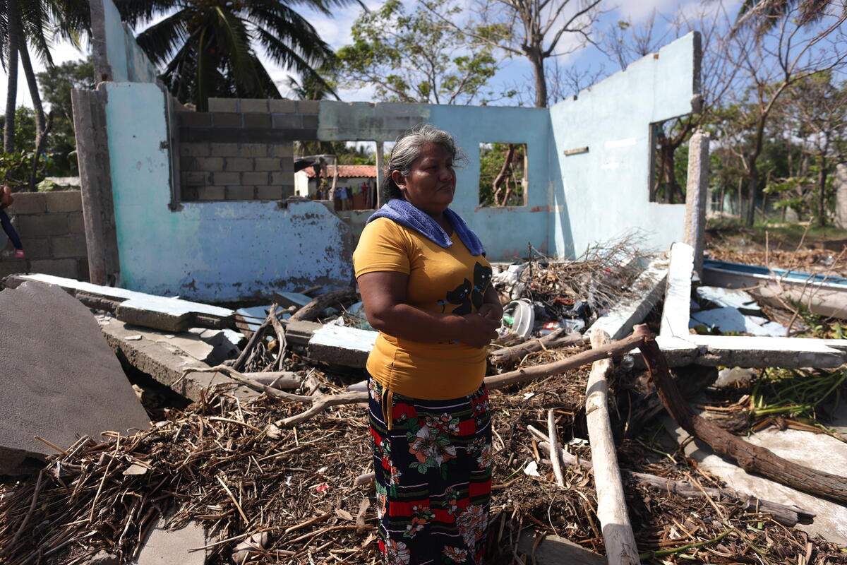 墨西哥沿岸社區 El Bosque 的居民，過去 5 年來深受氣候危機引致的極端暴雨及水災侵襲，家園連番被摧毀。 © Greenpeace / Gustavo Graf