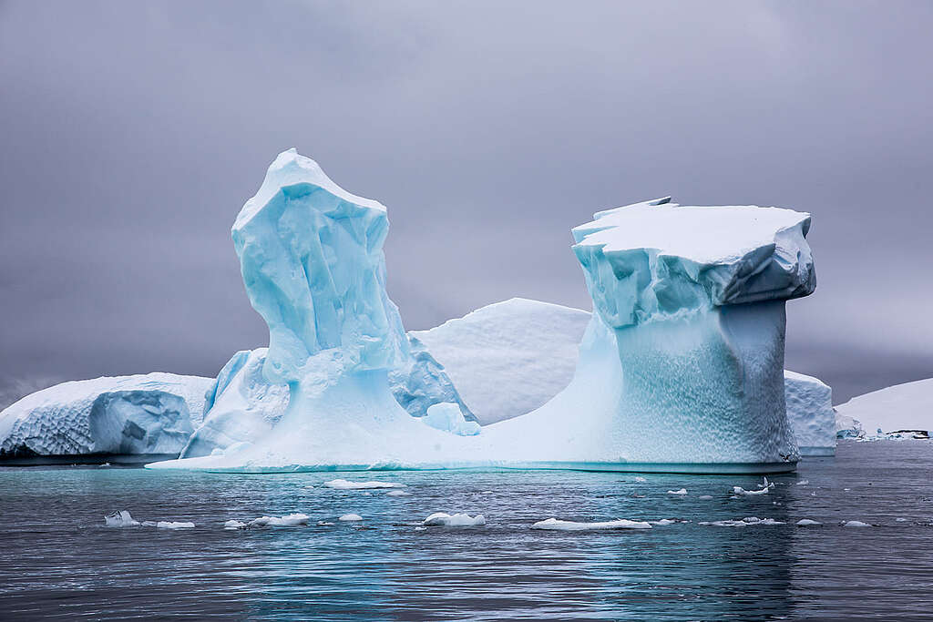 冰的融化與分解，令南極冰川時刻保持不可預測和不穩定的狀態，同時塑造出不同奇形怪狀的冰山。 © Wilson Cheung