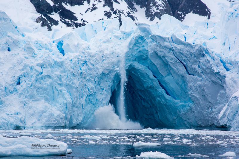 冰山的崩解或斷裂猶如氣候變化的風向標，更可能影響海洋洋流和天氣模式，以至加劇海平面上升。 © Wilson Cheung
