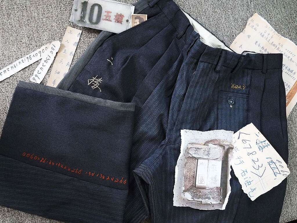Toby 曾受客人委託,將已故爺爺的七條西褲改造成一條結合剪影、筆跡等回憶的西褲,亦是她最難忘、最有血有肉的升級再造作品之一。 相片由受訪者提供