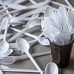 6號塑膠 © Shutterstock